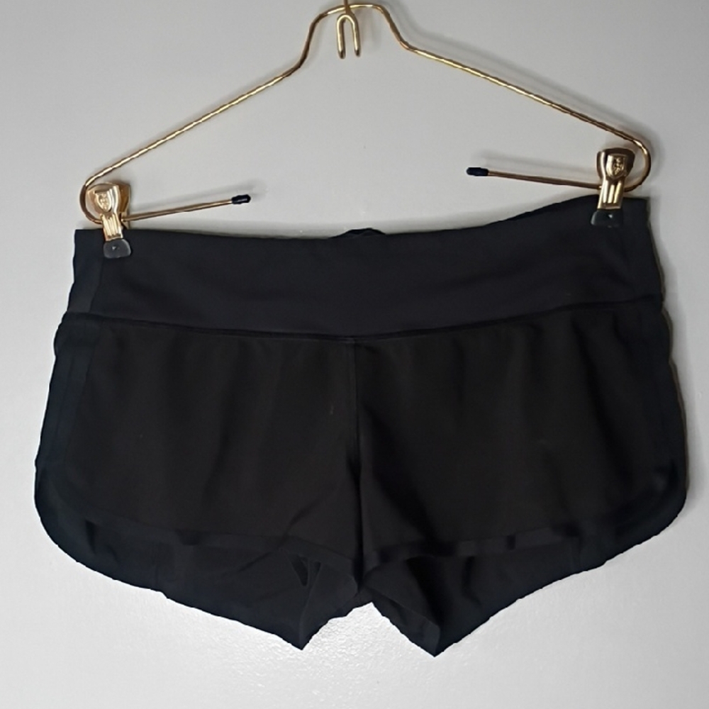 lululemon Speed Up Shorts womens size 6